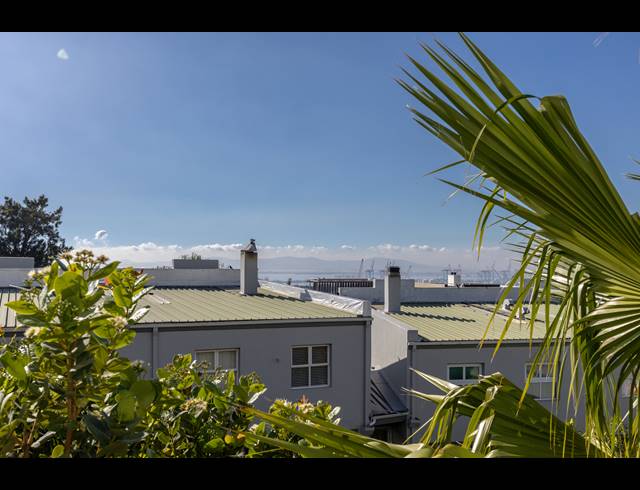 3 BEDROOM APARTMENT TO LET IN DE WATERKANT